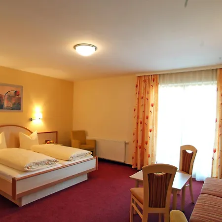 Neuner Hotell 3*